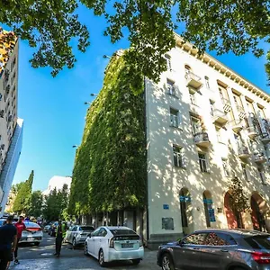 https://the-heart-of-tbilisi.alltbilisihotels.com